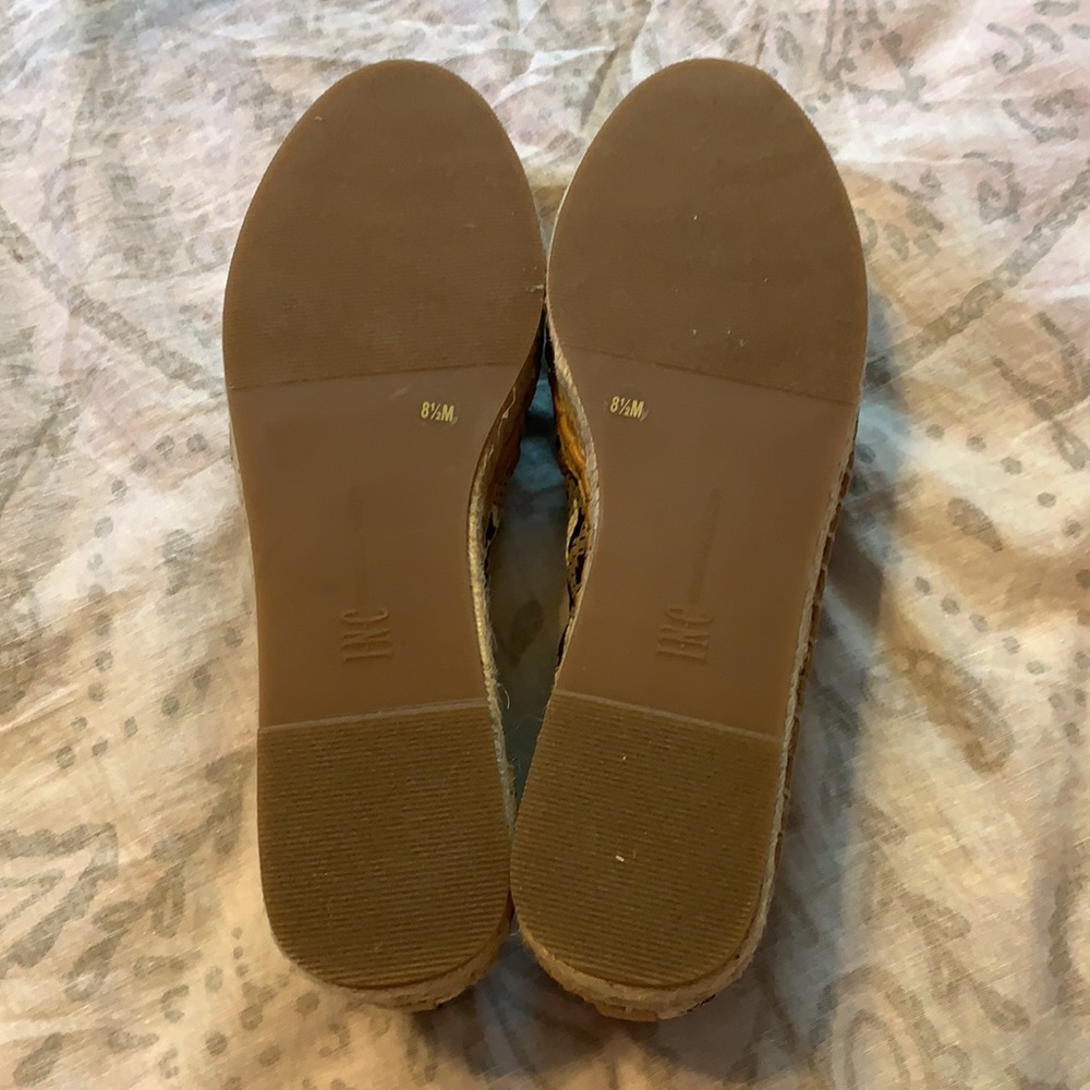 INC Caleyy 6 Black Gold Espadrilles Slip Ons 8.5 - Picture 7 of 7
